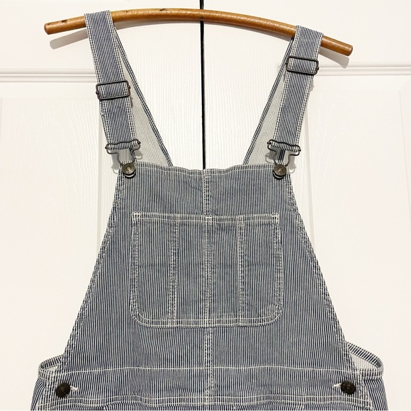 Stylish Women's Blue And White Stripe Denim Overalls - Picture 2 of 10